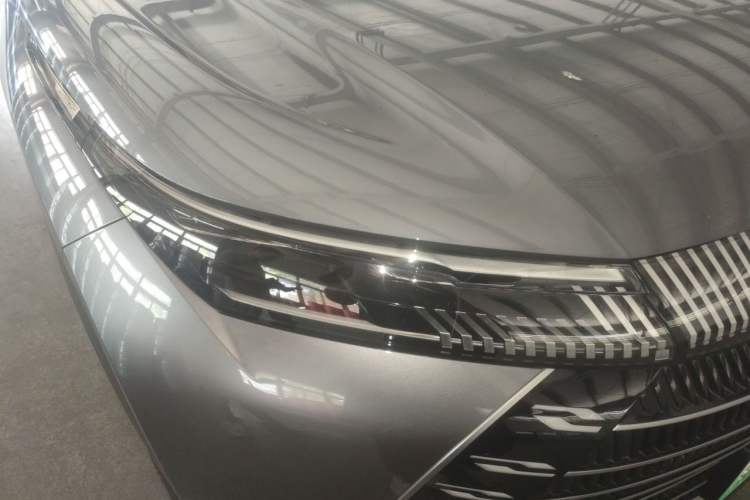 Used BYD Frigate 07 2023 DM-i 205KM Prestige Model Right Front Headlight