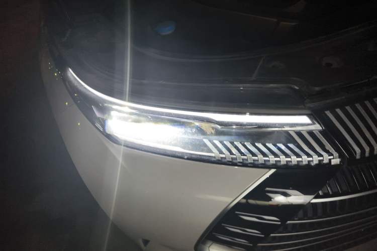 Used BYD Frigate 07 2023 DM-i 100KM Prestige Model Right Front Headlight