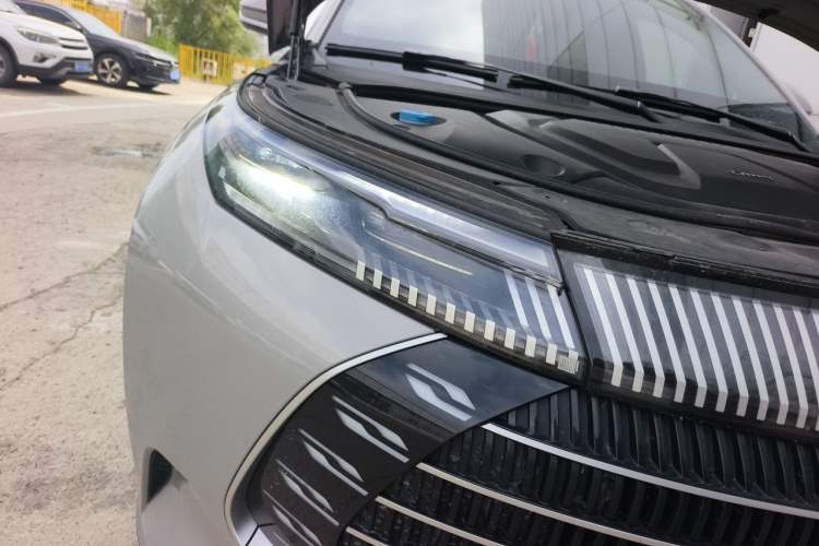 Used BYD Frigate 07 2023 DM-i 100KM Flagship Model Right Front Headlight
