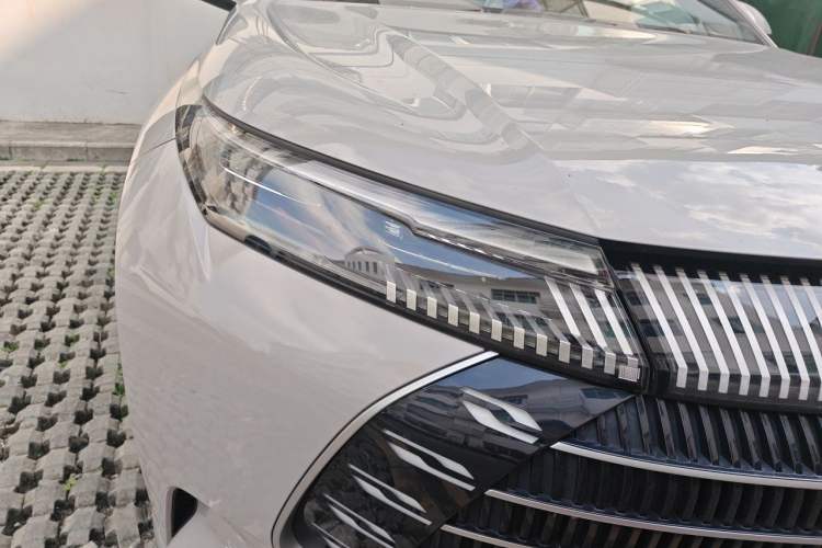 Used BYD Frigate 07 2023 DM-p 175 km Four-Wheel Drive Flagship Model Right Front Headlight