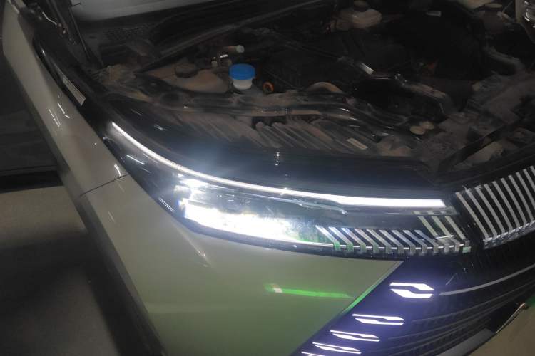 Used BYD Frigate 07 2023 DM-i 205KM Prestige Model Right Front Headlight