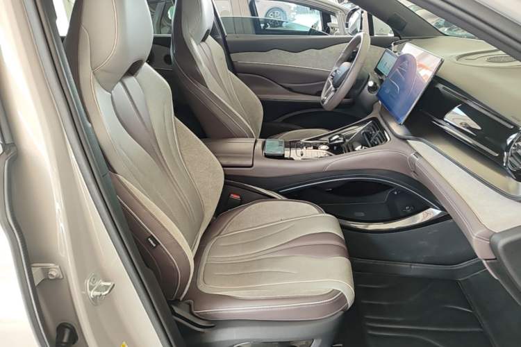 Used BYD Frigate 07 2023 DM-i 100KM Prestige Model Right Front Seat