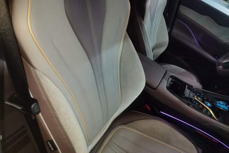 Used BYD Frigate 07 2023 DM-i 100KM Flagship Model Right Front Seat