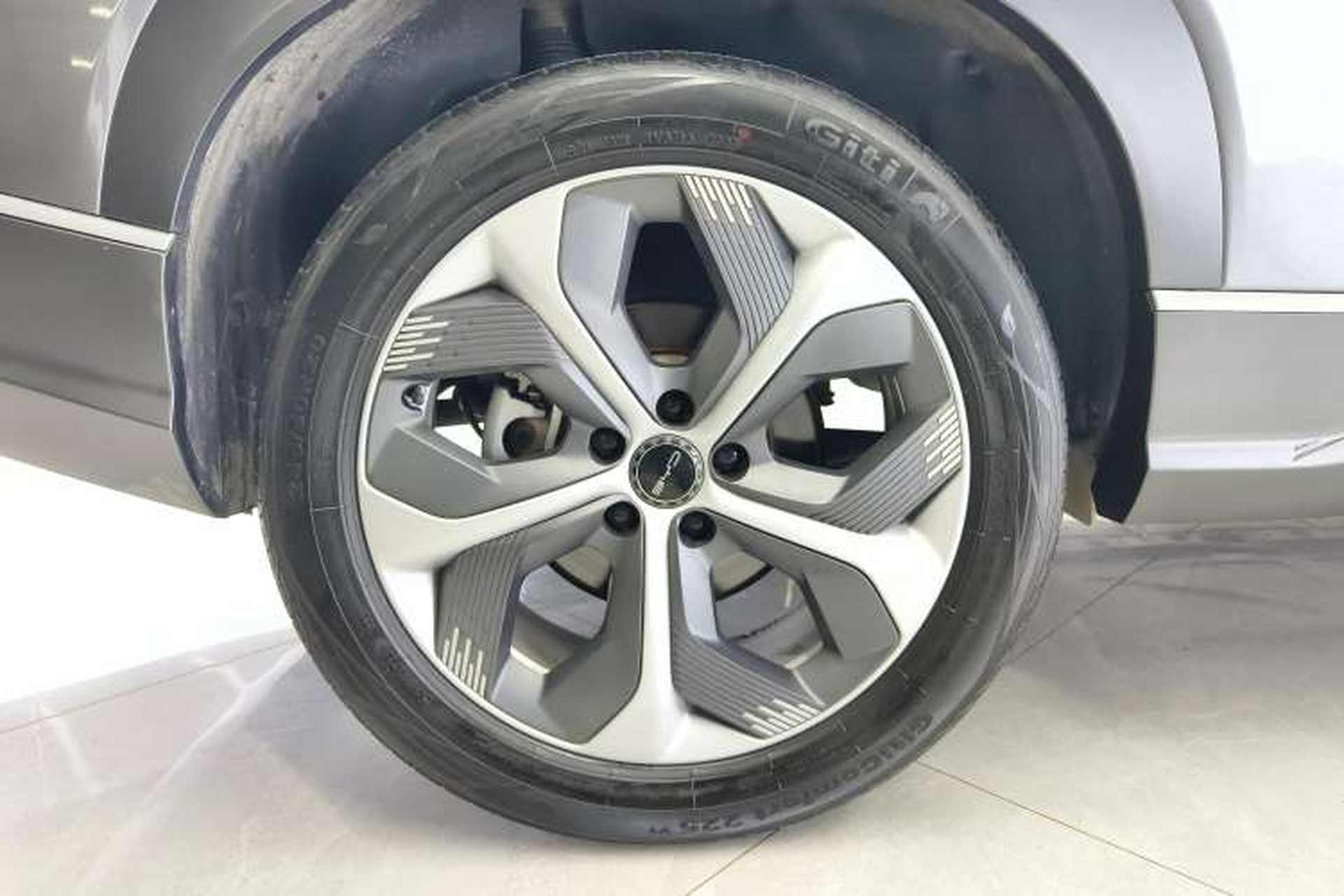 Used BYD Frigate 07 2023 DM-i 100KM Prestige Model Right Front Wheel Hub