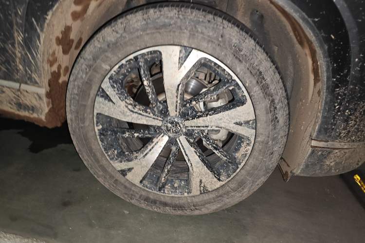 Used BYD Frigate 07 2023 DM-i 100KM Luxury Model Right Front Wheel Hub