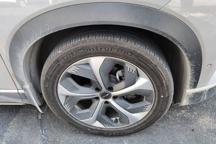 Used BYD Frigate 07 2023 DM-i 100KM Flagship Model Right Front Wheel Hub