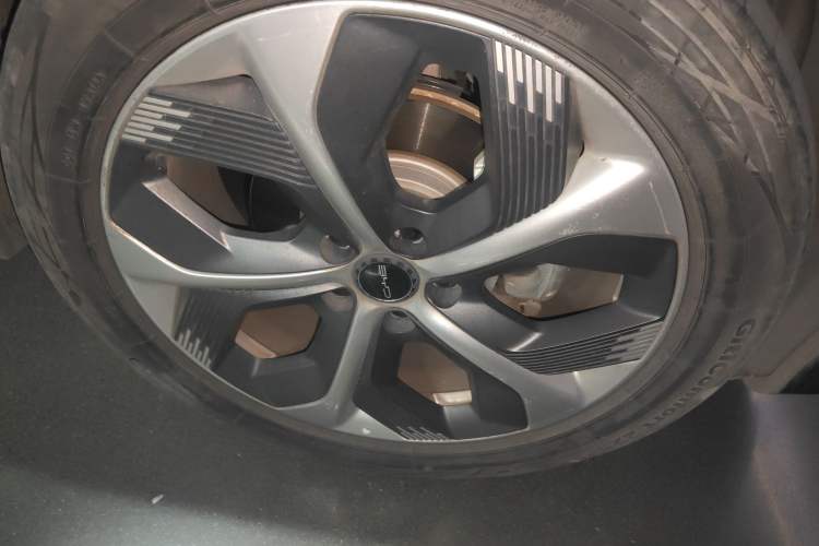 Used BYD Frigate 07 2023 DM-i 205KM Prestige Model Right Front Wheel Hub