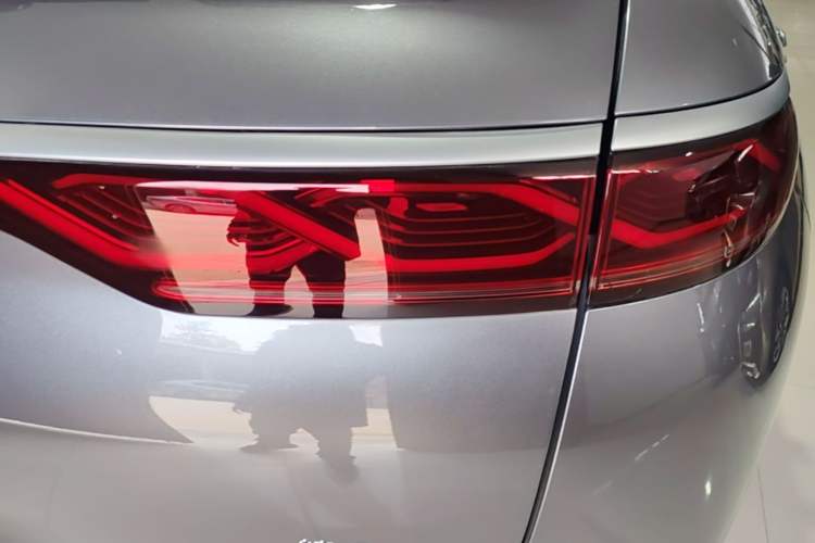 Used BYD Frigate 07 2023 DM-i 100KM Prestige Model Right Rear Taillight