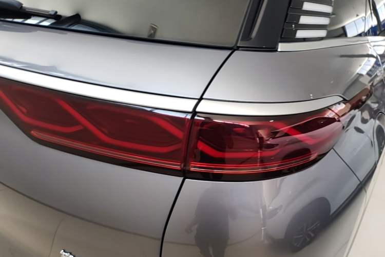Used BYD Frigate 07 2023 DM-i 100KM Flagship Model Right Rear Taillight