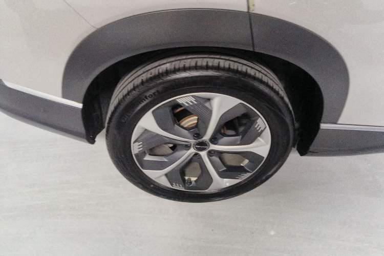 Used BYD Frigate 07 2023 DM-i 100KM Flagship Model Right Rear Wheel Hub