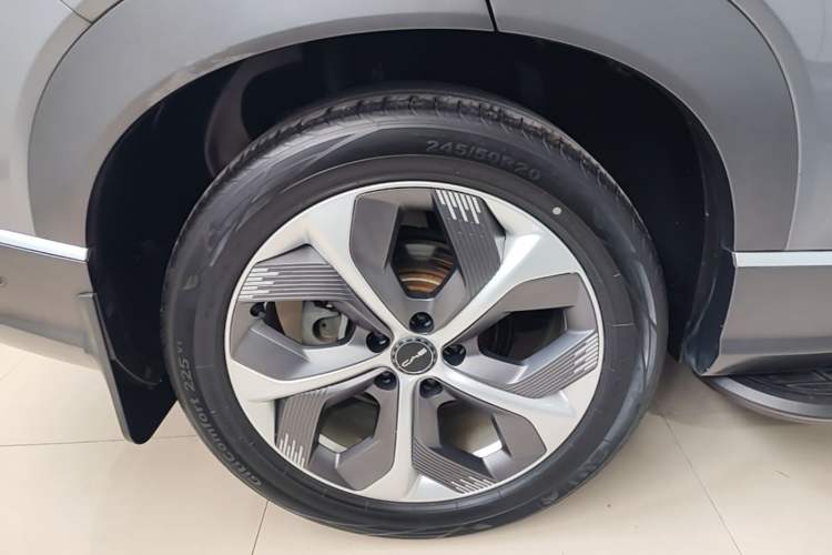 Used BYD Frigate 07 2023 DM-i 100KM Flagship Model Right Rear Wheel Hub