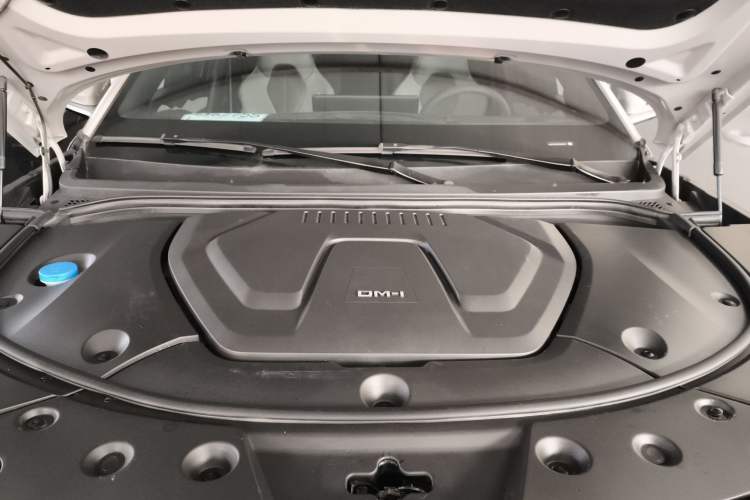Used BYD Frigate 07 2023 DM-i 100KM Flagship Model Engine Bay