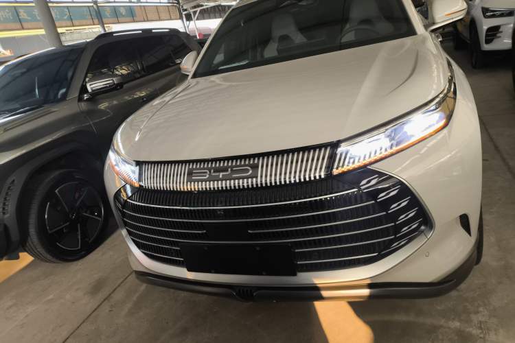 Used BYD Frigate 07 2023 DM-i 100KM Flagship Model Front