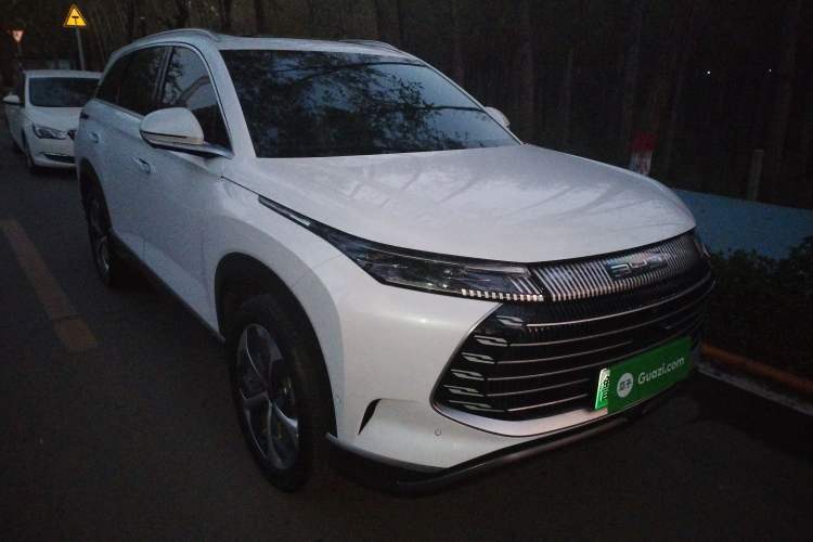 Used BYD Frigate 07 2023 DM-i 100KM Flagship Model Front Right 45 Deg