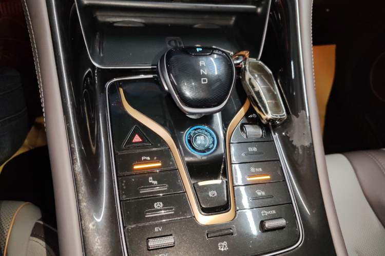 Used BYD Frigate 07 2023 DM-i 205KM Prestige Model Gear Lever
