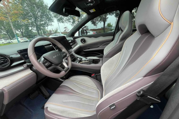 Used BYD Frigate 07 2023 DM-i 100KM Prestige Model Interior 4