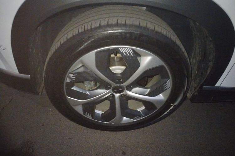 Used BYD Frigate 07 2023 DM-i 100KM Flagship Model Left Front Wheel Hub