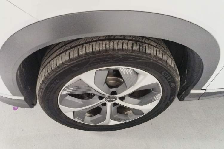 Used BYD Frigate 07 2023 DM-i 100KM Flagship Model Left Front Wheel Hub