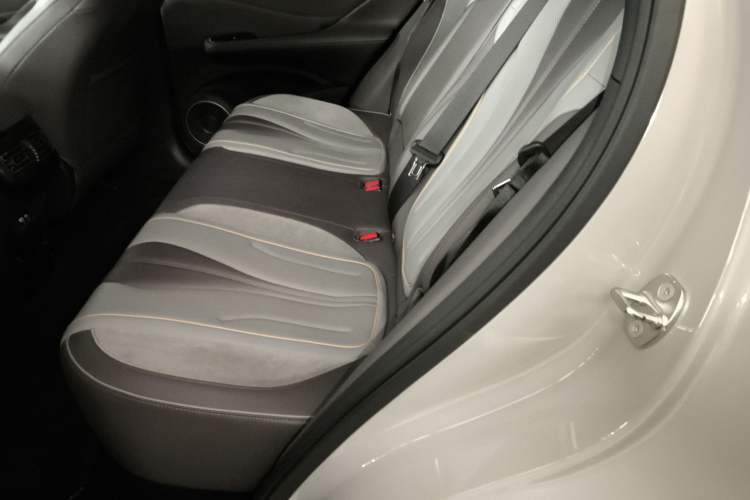 Used BYD Frigate 07 2023 DM-i 100KM Flagship Model Left Rear Seat