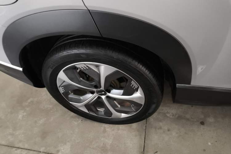 Used BYD Frigate 07 2023 DM-i 100KM Flagship Model Right Rear Wheel Hub