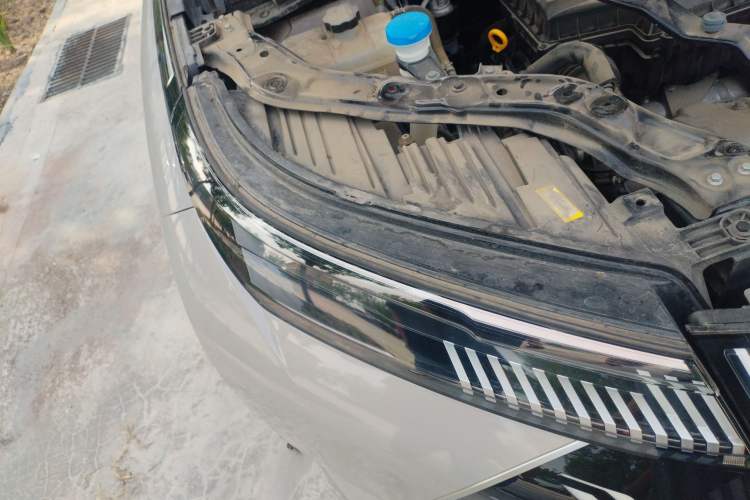 Used BYD Frigate 07 2023 DM-i 100KM Flagship Model Right Front Headlight