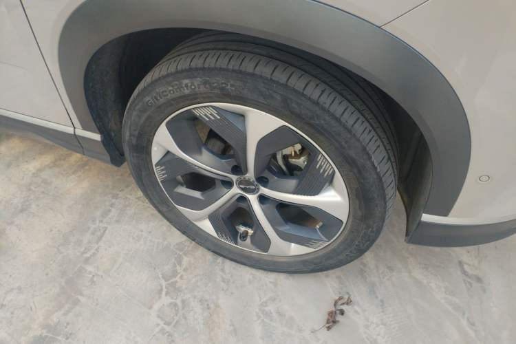Used BYD Frigate 07 2023 DM-i 100KM Flagship Model Right Front Wheel Hub