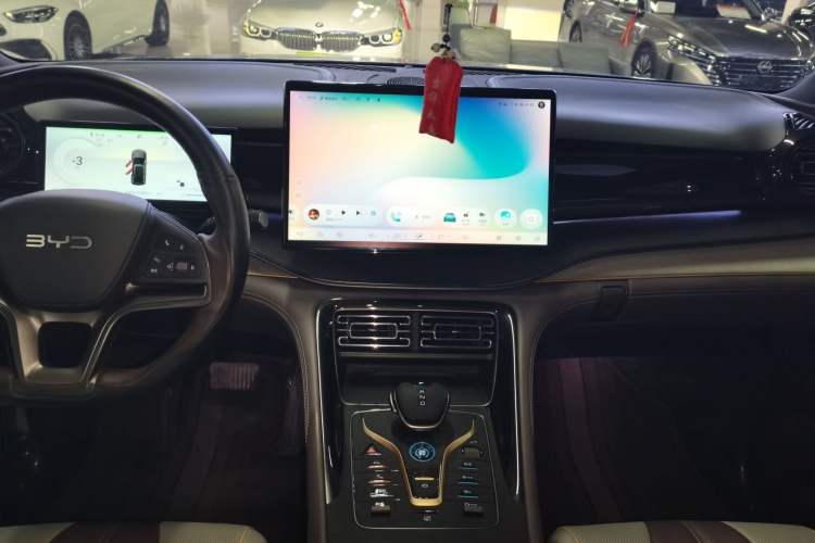 Used BYD Frigate 07 2024 HONOR Edition DM-i 100KM Luxury Model Audio And AC Panel