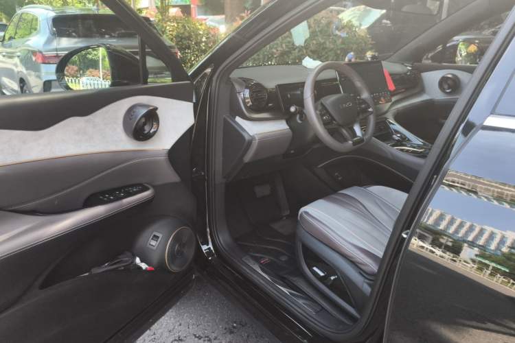 Used BYD Frigate 07 2024 HONOR Edition DM-i 100KM Luxury Model Driver Seat