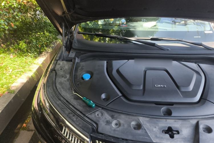 Used BYD Frigate 07 2024 HONOR Edition DM-i 100KM Luxury Model Engine Bay Right