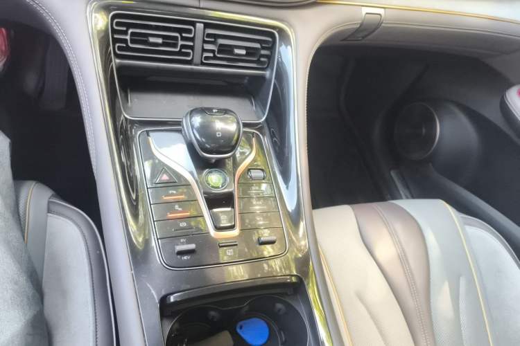 Used BYD Frigate 07 2024 HONOR Edition DM-i 100KM Luxury Model Gear Lever
