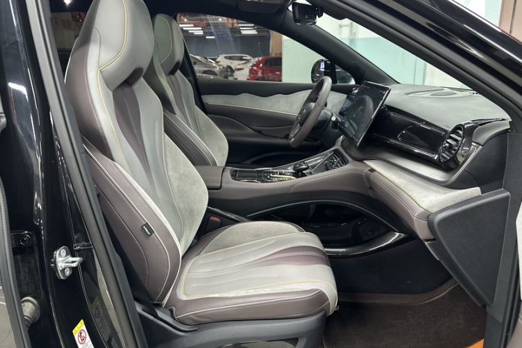 Used BYD Frigate 07 2024 HONOR Edition DM-i 100KM Luxury Model Interior 1