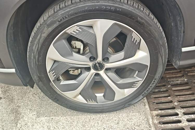 Used BYD Frigate 07 2024 HONOR Edition DM-i 100KM Luxury Model Left Front Wheel Hub