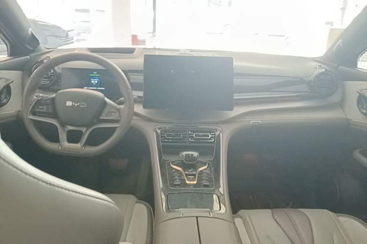 Used BYD Frigate 07 2024 HONOR Edition DM-i 205KM Flagship Model Center Console