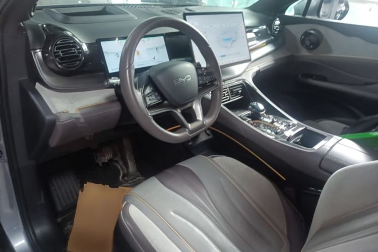 Used BYD Frigate 07 2024 HONOR Edition DM-i 205KM Flagship Model Center Console