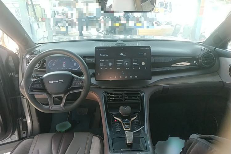 Used BYD Frigate 07 2024 Honor Edition DM-i 100KM Prestige Model Center Console