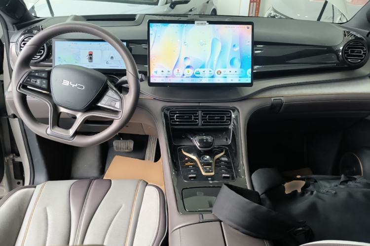 Used BYD Frigate 07 2024 HONOR Edition DM-i 205KM Flagship Model Center Console