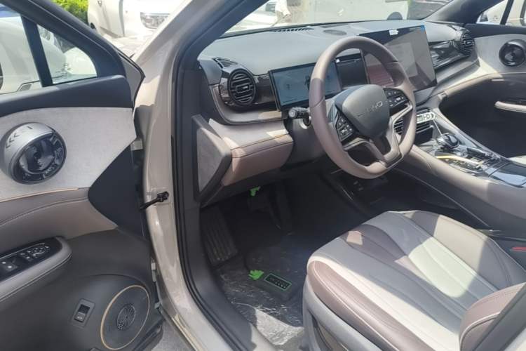 Used BYD Frigate 07 2024 HONOR Edition DM-i 100KM Elite Model Driver Seat