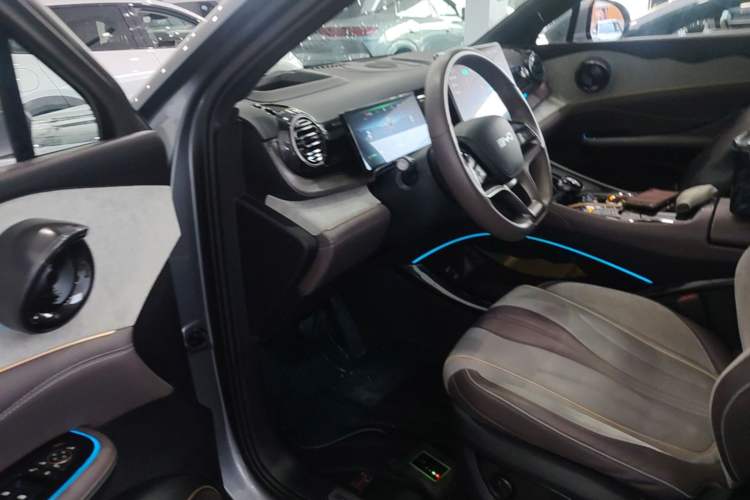 Used BYD Frigate 07 2024 HONOR Edition DM-i 205KM Flagship Model Driver Seat