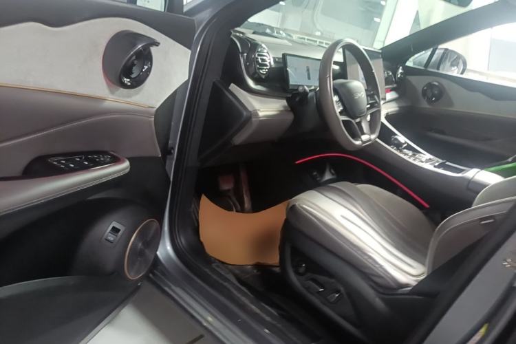 Used BYD Frigate 07 2024 HONOR Edition DM-i 205KM Flagship Model Driver Seat