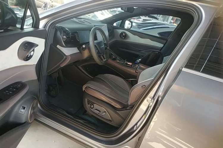 Used BYD Frigate 07 2024 Honor Edition DM-i 100KM Prestige Model Driver Seat
