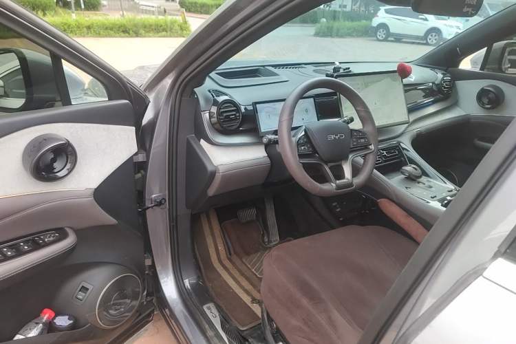 Used BYD Frigate 07 2024 HONOR Edition DM-i 205KM Flagship Model Driver Seat