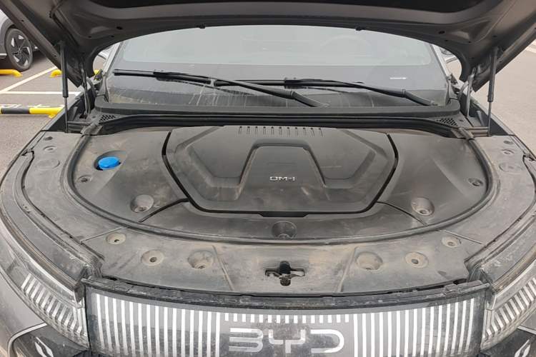 Used BYD Frigate 07 2024 HONOR Edition DM-i 100KM Luxury Model Engine Bay
