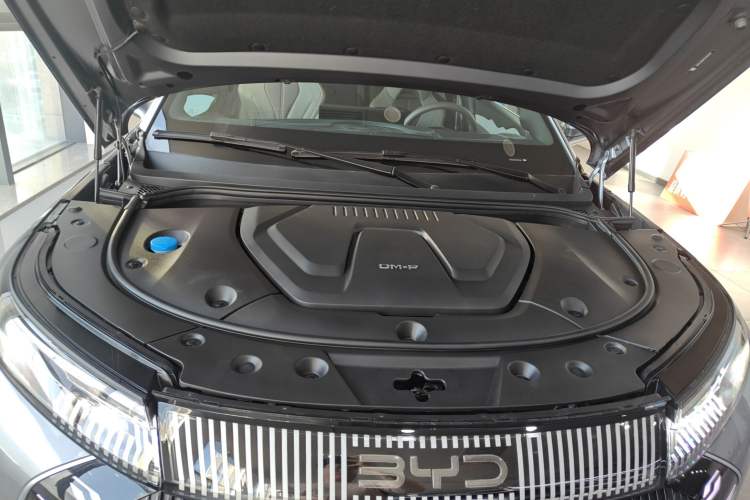 Used BYD Frigate 07 2024 Honor Edition DM-p 175KM All-Wheel-Drive Flagship Model Engine Bay
