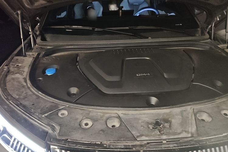 Used BYD Frigate 07 2024 Honor Edition DM-i 100KM Prestige Model Engine Bay Right