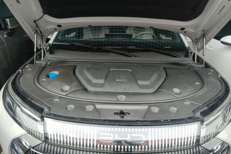 Used BYD Frigate 07 2024 HONOR Edition DM-i 100KM Luxury Model Engine Bay