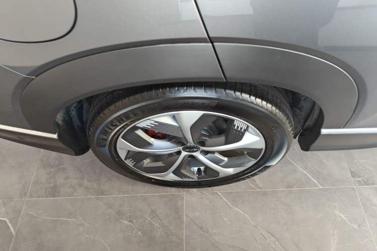 Used BYD Frigate 07 2024 Honor Edition DM-p 175KM All-Wheel-Drive Flagship Model Exterior 8