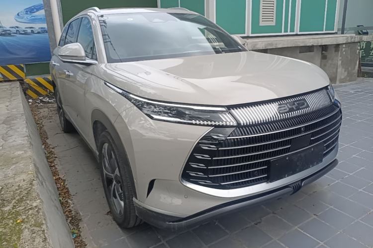 Used BYD Frigate 07 2024 HONOR Edition DM-i 205KM Flagship Model Front Right 45 Deg