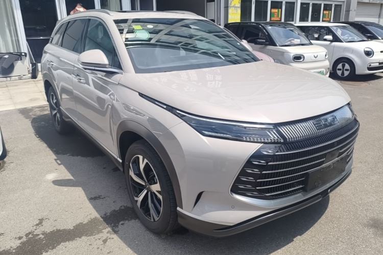 Used BYD Frigate 07 2024 HONOR Edition DM-i 100KM Elite Model Front Right 45 Deg