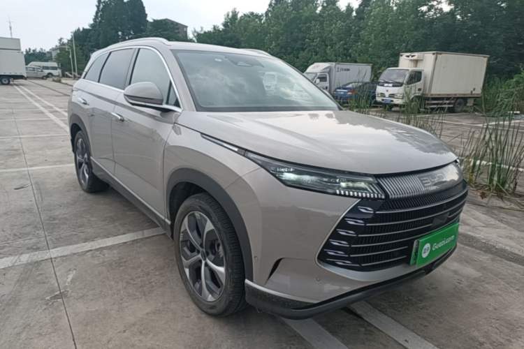 Used BYD Frigate 07 2024 HONOR Edition DM-i 205KM Flagship Model Front Right 45 Deg