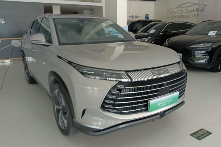Used BYD Frigate 07 2024 HONOR Edition DM-i 205KM Flagship Model Front Right 45 Deg